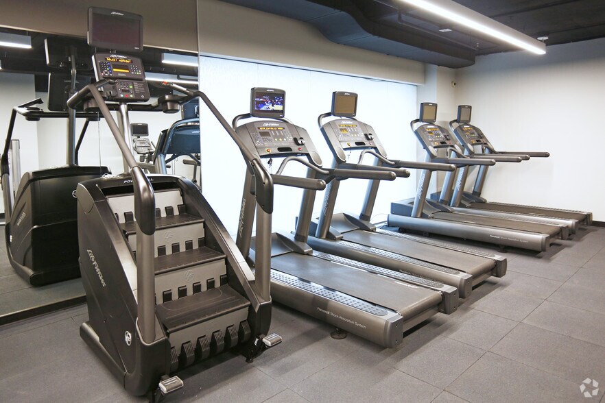 More Photos Of 4334 N Hazel St, Chicago Apartments For Lease