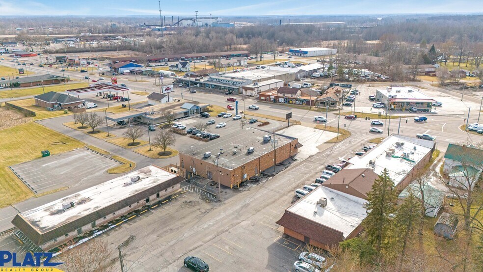 More Photos Of 4554 Mahoning Ave, Warren Unknown For Lease