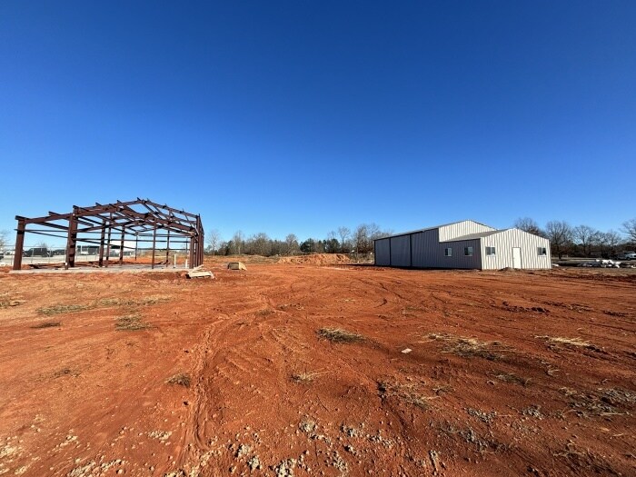 More Photos Of 5316-5318 Old Pearman Dairy Rd, Anderson Flex For Sale