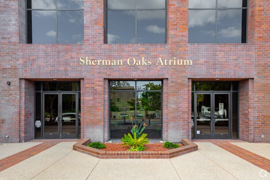 More Photos Of 15315 Magnolia Blvd, Sherman Oaks Office For Lease