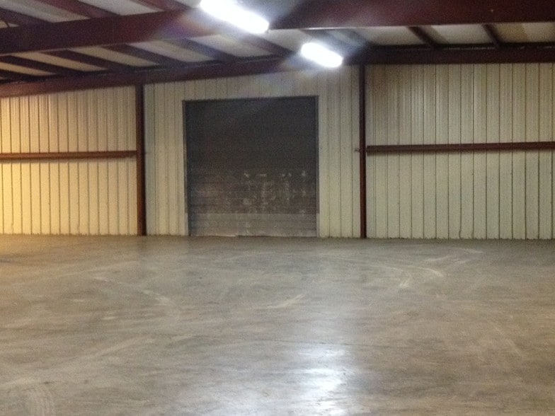 More Photos Of 207 Baltic Dr, Weber City Warehouse For Lease