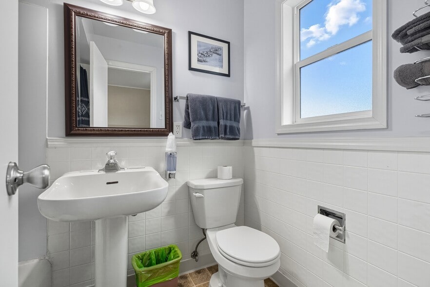 More Photos Of 615 S Main St, Colfax Hotel For Sale