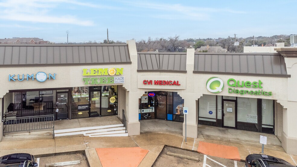 More Photos Of 11613-11617 N Central Expy, Dallas Unknown For Lease