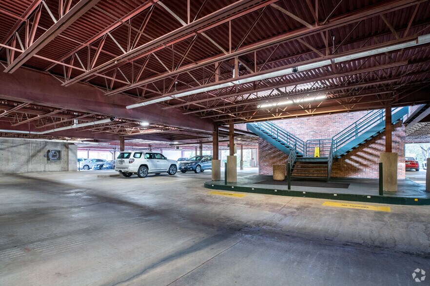 More Photos Of 4201 Bee Caves Rd, Austin Medical For Lease