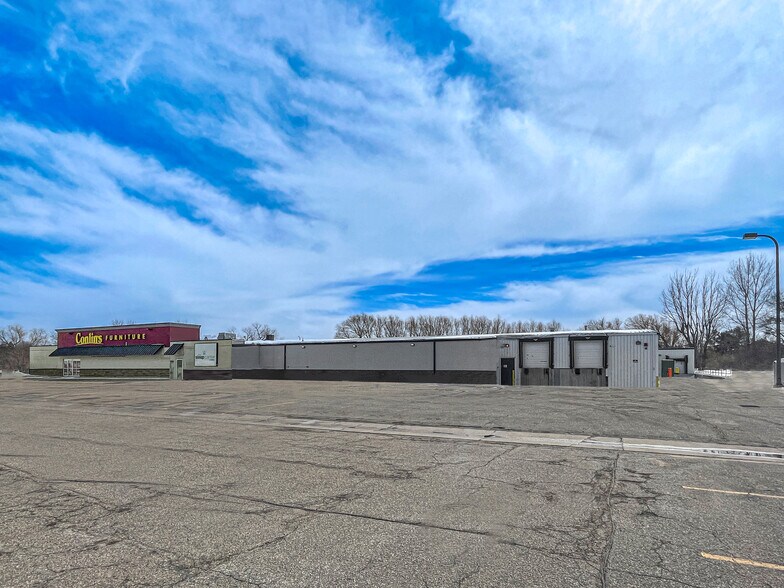 More Photos Of 310 34th Ave W, Alexandria Freestanding For Sale