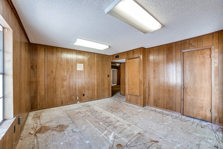More Photos Of 5721 Broadway St, San Antonio Storefront Retail Office For Lease