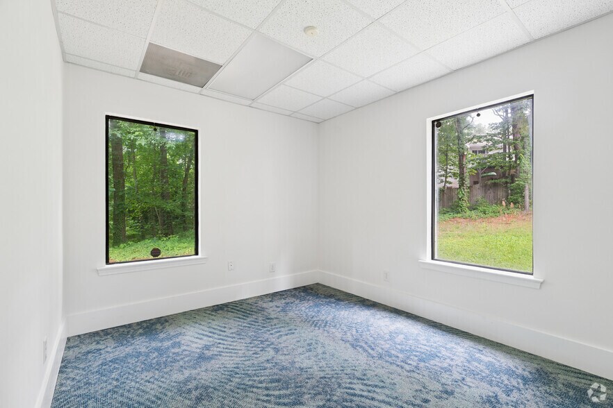 More Photos Of 1755 E Park Place Blvd, Stone Mountain Office For Sale
