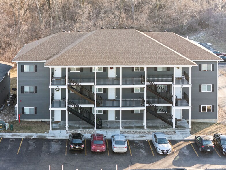 More Photos Of 6620 Preston Terrace Ct, Cedar Rapids Multifamily For Sale