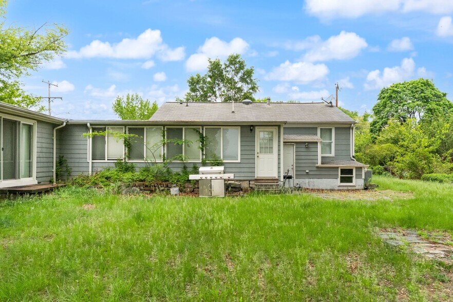 More Photos Of 17423 Wilson St, Dumfries Multifamily For Sale