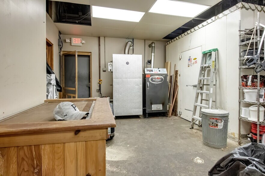 More Photos Of 38 Washington St, Ellicottville Storefront For Sale