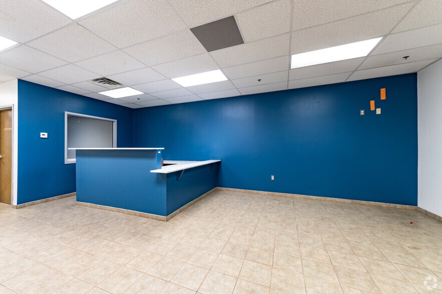 More Photos Of 119 N Washington Sq, Lansing Medical For Sale