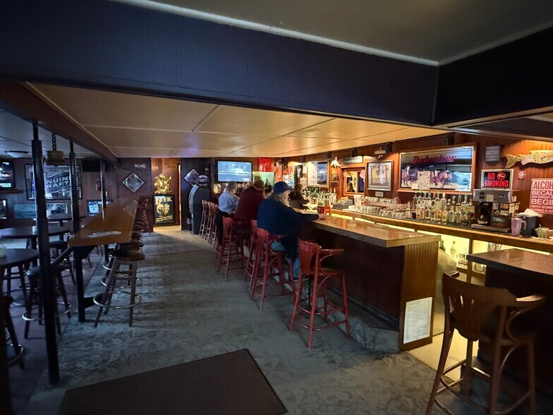 More Photos Of 51815 Kenai Spur Hwy, Kenai General Retail For Sale