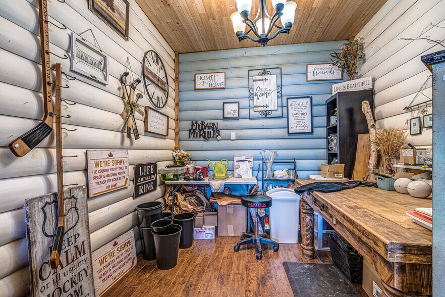 More Photos Of 23 Railway Av, Marwayne Storefront For Sale