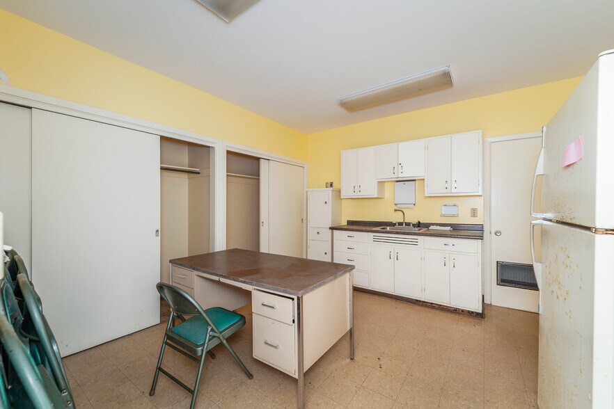 More Photos Of 412 McDonald St, Waycross Specialty For Sale