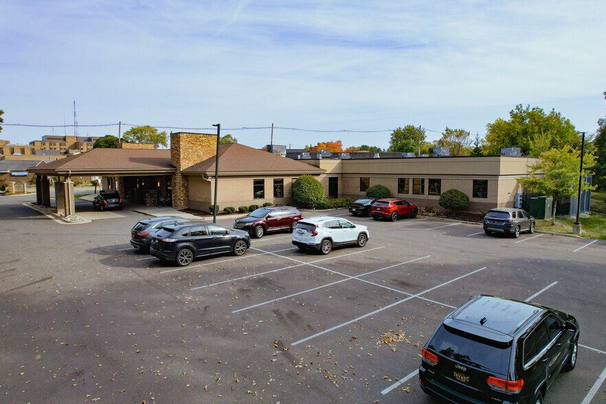 More Photos Of 2720 S Washington Ave, Lansing Medical For Lease