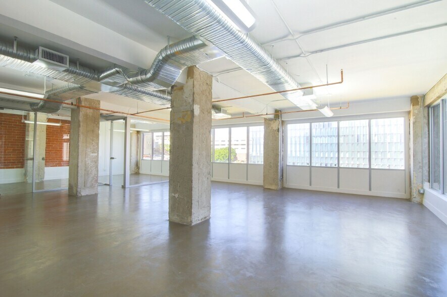 More Photos Of 205 S Broadway, Los Angeles Office For Lease