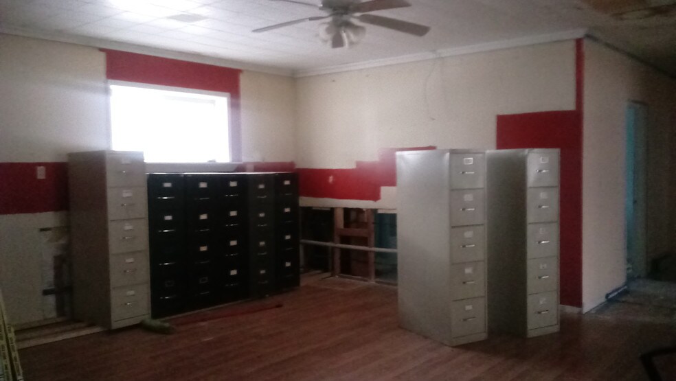 More Photos Of 2 Birch St, Willimantic Flex For Sale