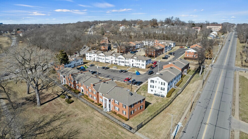 More Photos Of 3712 E 47th Ter, Kansas City Apartments For Sale