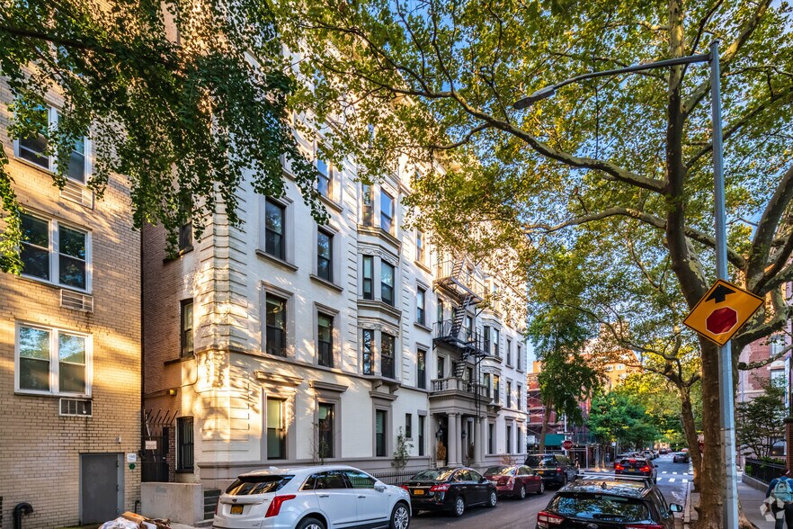 More Photos Of 42-50 Orange St, Brooklyn Apartments For Sale