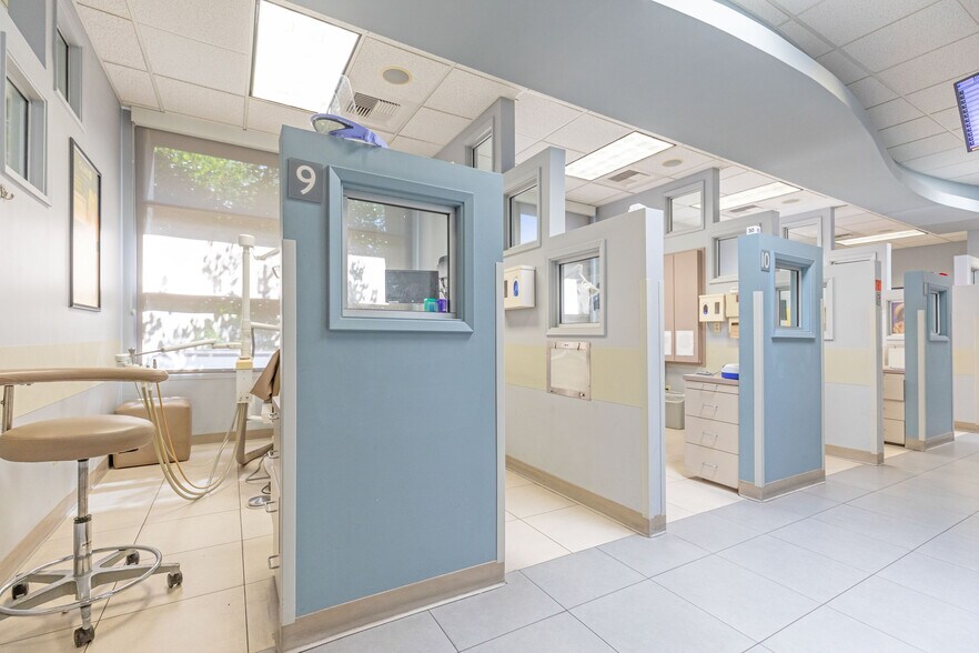 More Photos Of 7141 Fair Oaks Blvd, Carmichael Medical For Sale