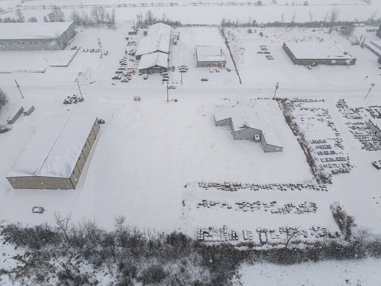 More Photos Of 19 Terry Fox Dr, Vankleek Hill Manufacturing For Sale