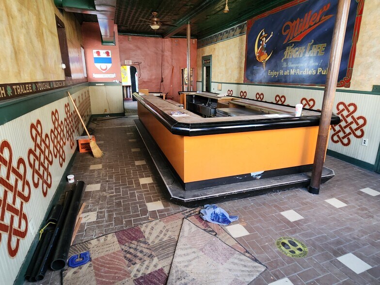 More Photos Of 1600 Bingham St, Pittsburgh Bar For Sale