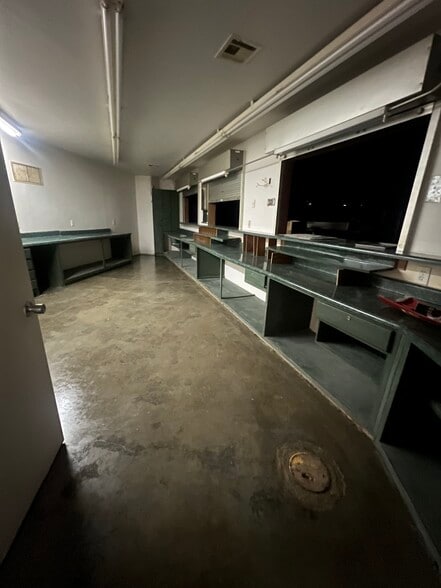 More Photos Of 6600 E Main St, Cushing Flex For Lease