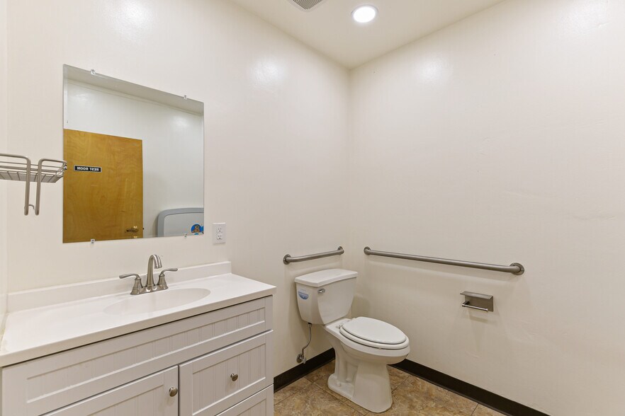 More Photos Of 3955-3995 N Irving St, Denver Religious Facility For Lease