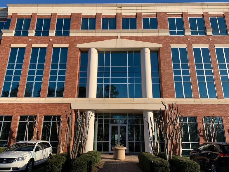 More Photos Of 11020 David Taylor Dr, Charlotte Office For Lease