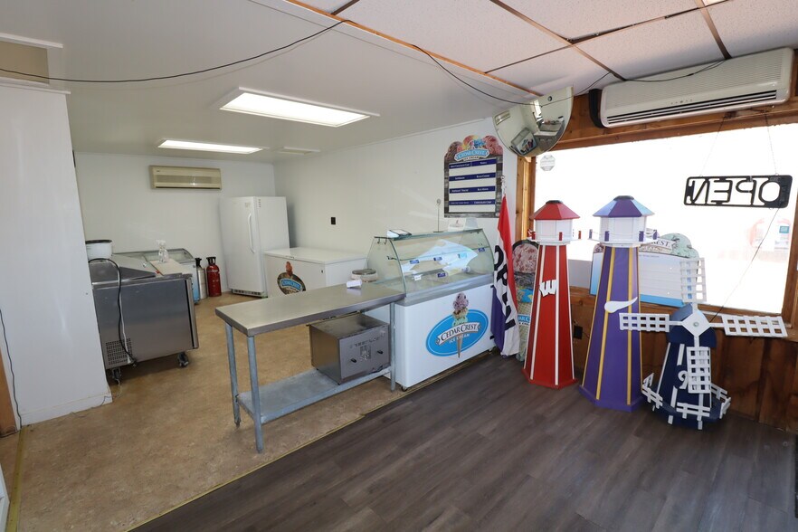 More Photos Of 22195 Highway 63, Grand View Storefront Retail Residential For Sale