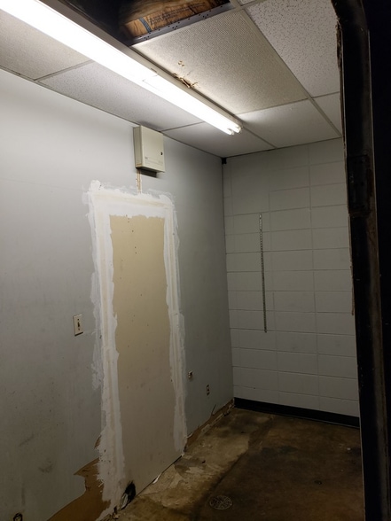 More Photos Of 1201 N Ashley St, Valdosta Auto Repair For Sale