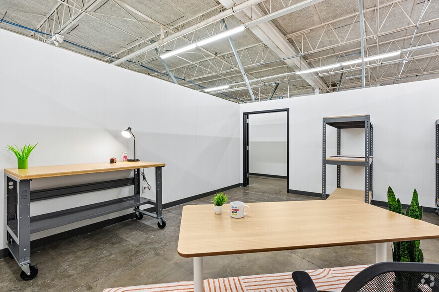 More Photos Of 1230 Macklind Ave, Saint Louis Warehouse For Lease