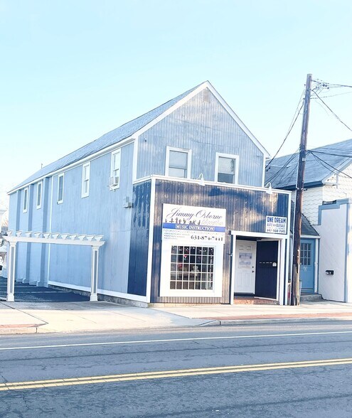 Primary Photo Of 377 Main St, Center Moriches Storefront Retail Office For Sale