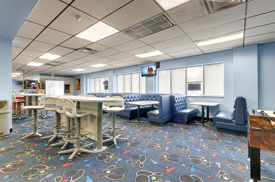 More Photos Of 2422-2426 S Park Ave, Buffalo Bowling Alley For Sale
