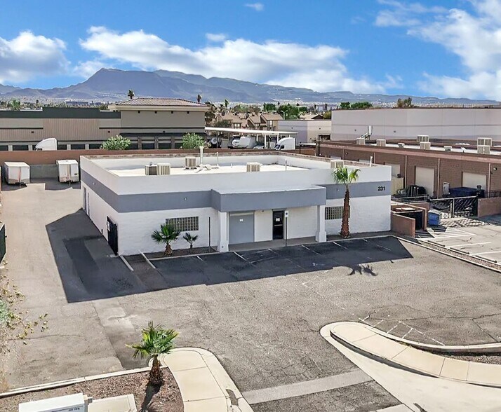 More Photos Of 231 Sunpac Ave, Henderson Warehouse For Lease