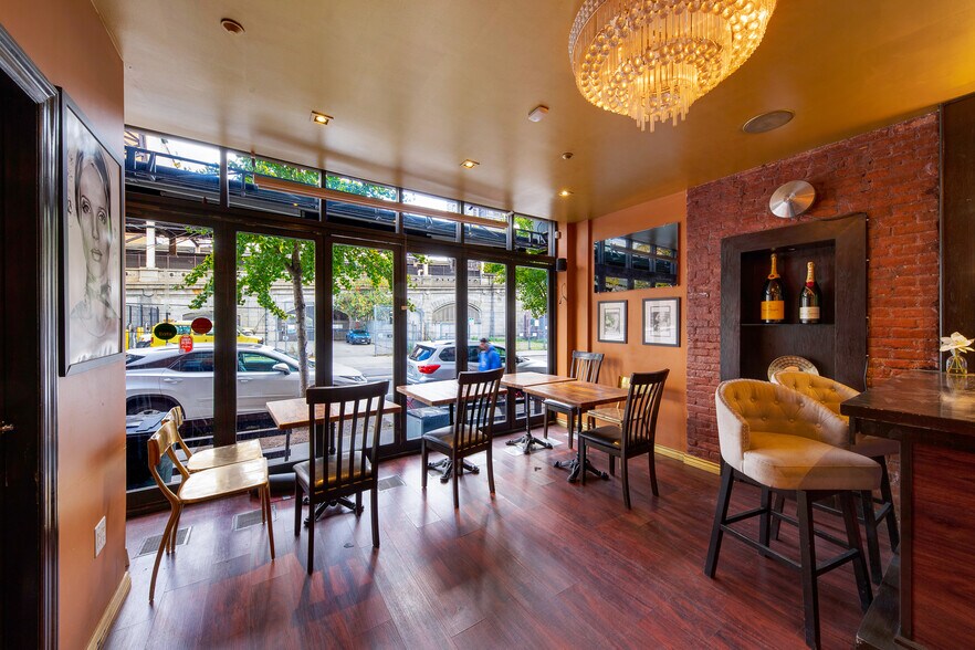 More Photos Of 344 E 59th St, New York Storefront Retail Office For Lease