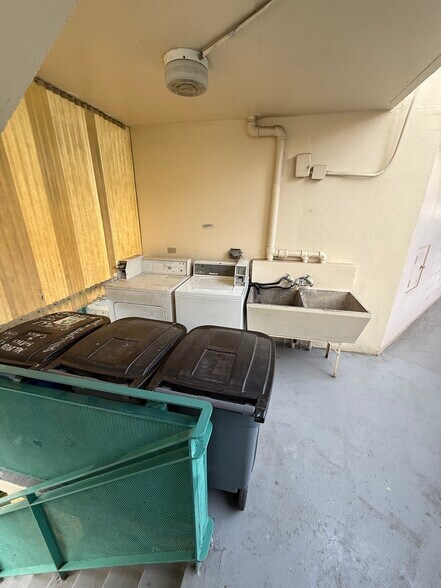 More Photos Of 2406 Kuhio Ave, Honolulu Apartments For Sale