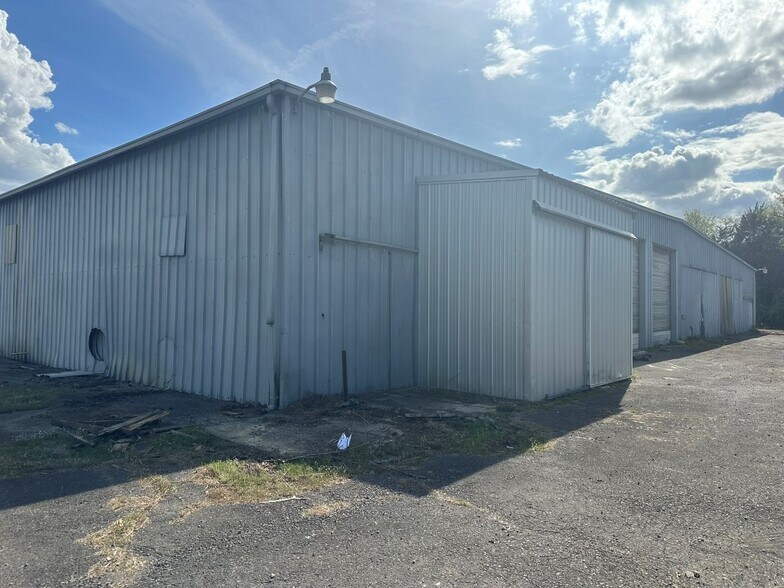 More Photos Of 1662 Murfreesboro Rd, Woodbury General Retail For Sale