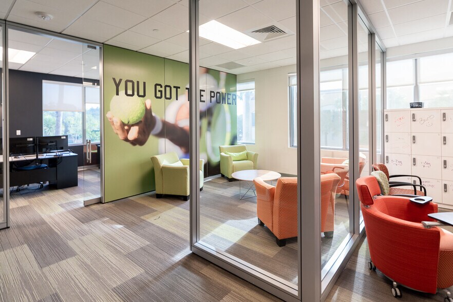 More Photos Of 2000 Ultimate Way, Weston Office For Lease