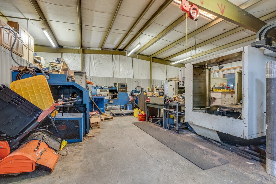 More Photos Of 5560 Highway 19 E, Hampton Manufacturing For Sale