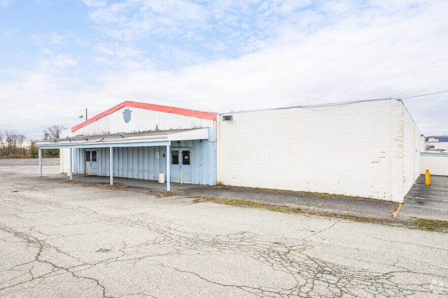 Primary Photo Of 1100 E Philadelphia Ave, Gilbertsville Warehouse For Lease