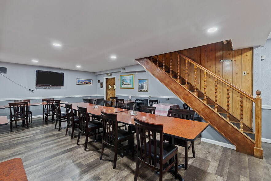 More Photos Of 663 W Pratt St, Baltimore Storefront Retail Residential For Sale