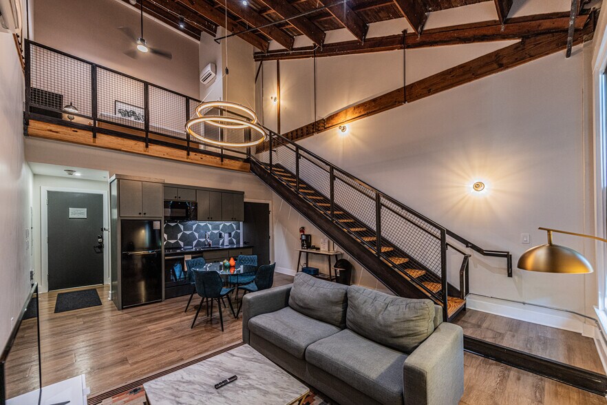 More Photos Of 1405 S Flores St, San Antonio Storefront Retail Residential For Sale