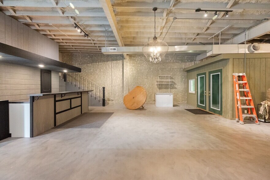 More Photos Of 116 W 3rd St, Brookston Storefront Retail Office For Sale