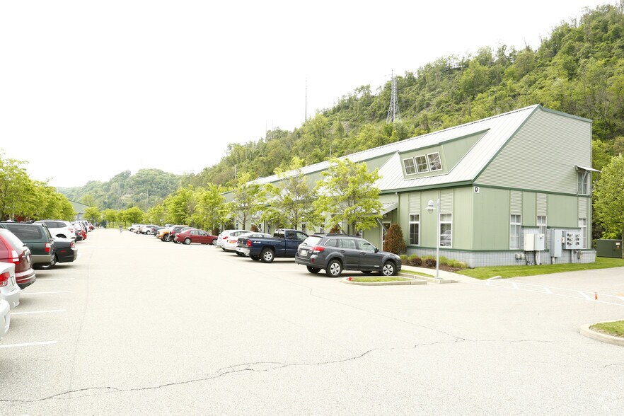 More Photos Of 3850-3859 S Water St, Pittsburgh Office For Lease