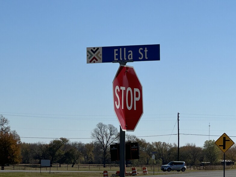 More Photos Of 305 US 377 hwy, Whitesboro Land For Lease