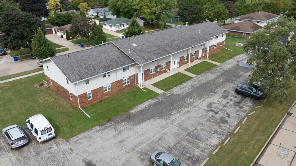 More Photos Of 2330 S Walden Ave, Appleton Multifamily For Sale