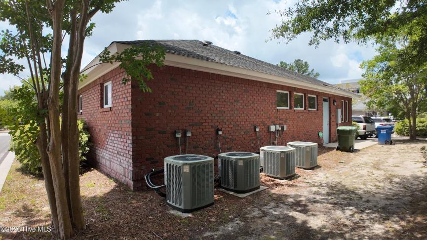 More Photos Of 2515 Delaney Ave, Wilmington Medical For Lease