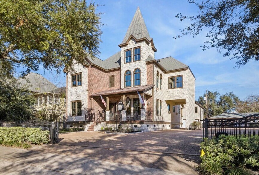 More Photos Of 420 Heights Blvd, Houston Office Residential For Sale
