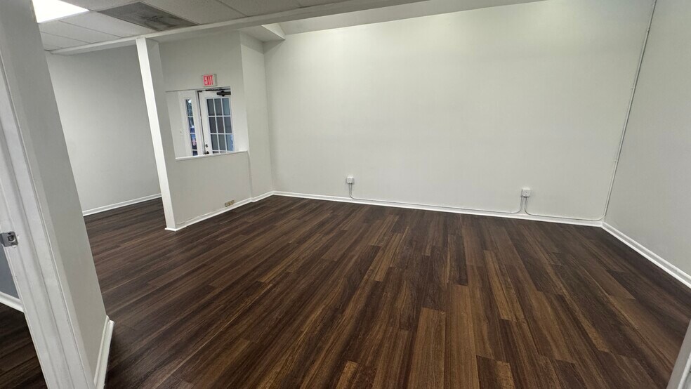 More Photos Of 1684 N Belcher Rd, Clearwater Flex For Lease